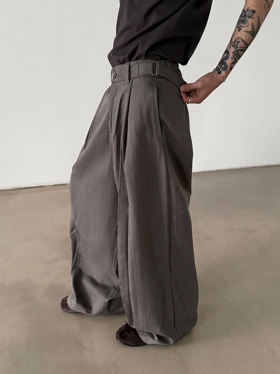 Pleated Wide Leg Pants in Structured Cotton Blend