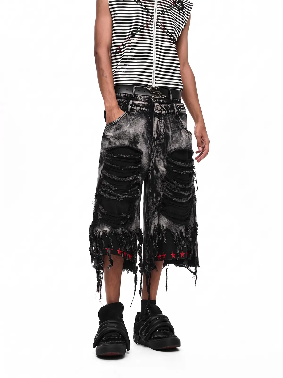 Distressed Star Embroidery Denim Pants | Korean Fashion