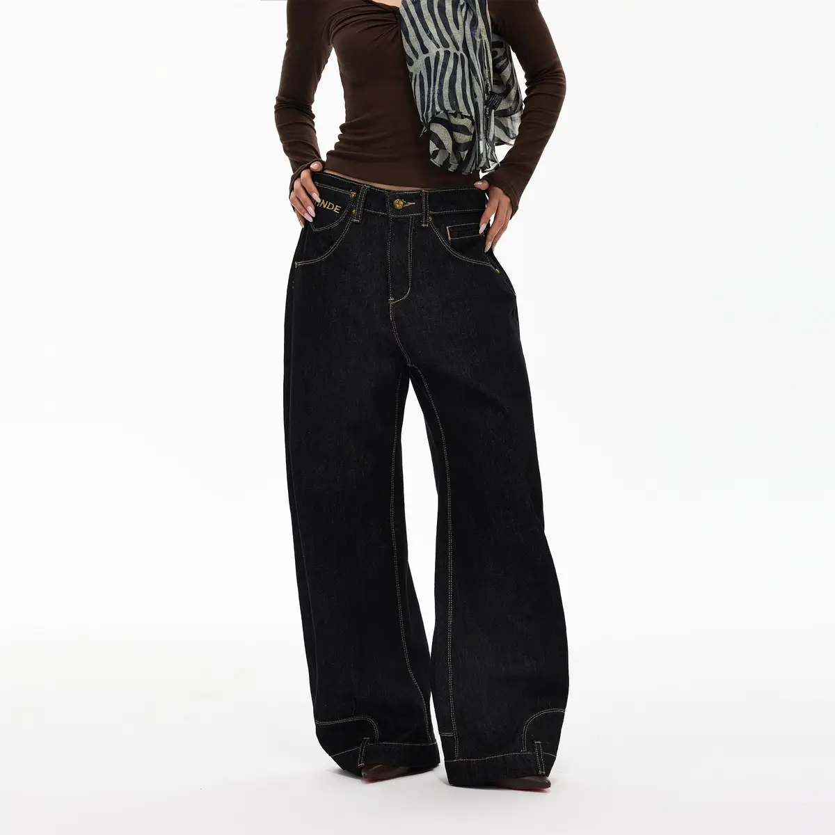 Distressed Star Embroidery Denim Pants | Korean Fashion
