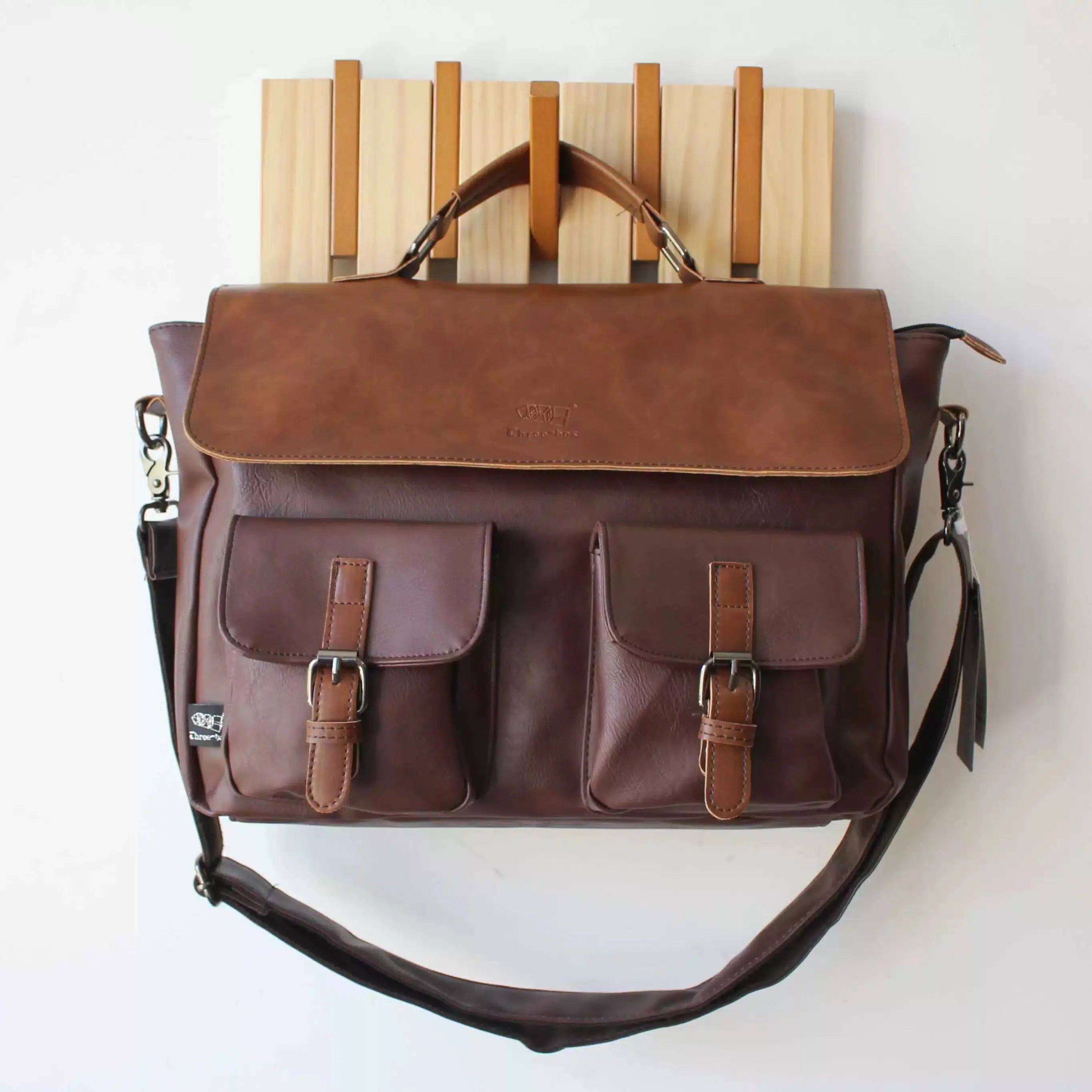 vintage-leather-messenger-bag-