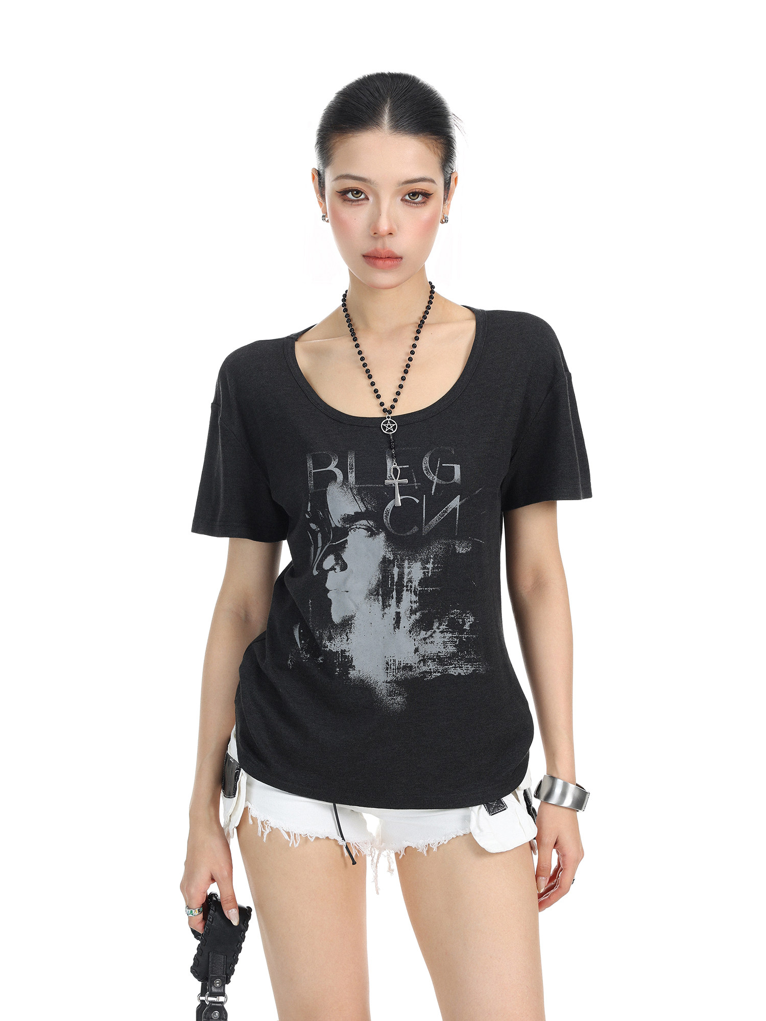 y2k-graphic-scoop-neck-t-shirt